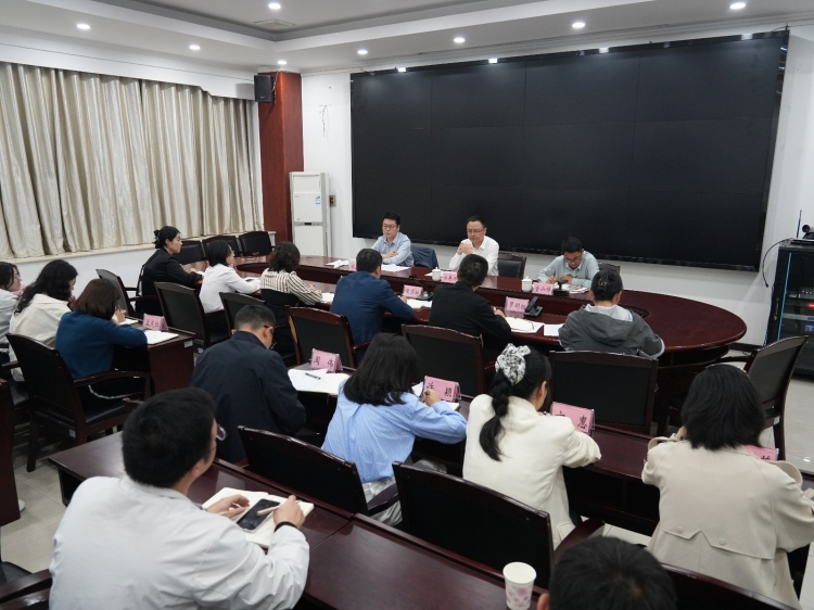 白再兴调研区委宣传部工作