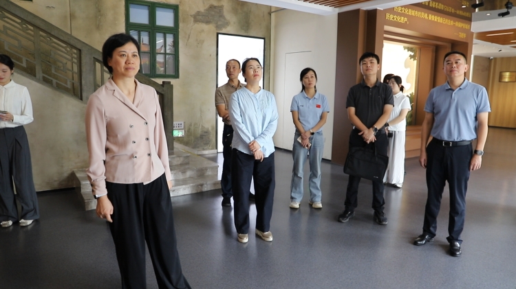 渌口区党政代表团赴岳阳楼区调研历史文化街区建设
